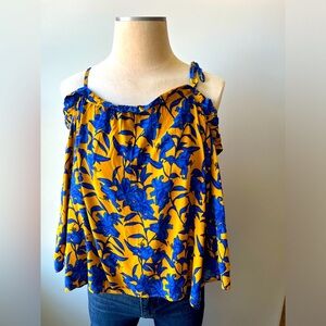 Brand New With Tags Floral off the shoulder blouse is a size large